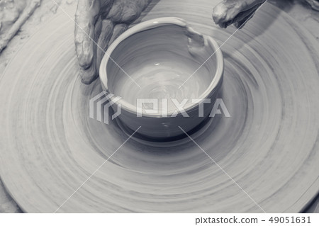 Process of making clay bowl 49051631