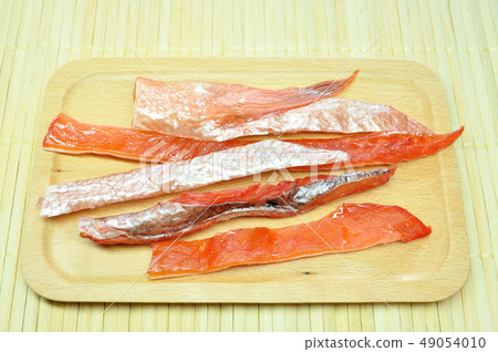 Salmon and tomato 49054010