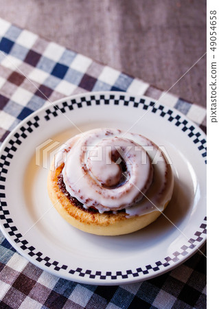 cinnamon roll cinnamon roll 49054658