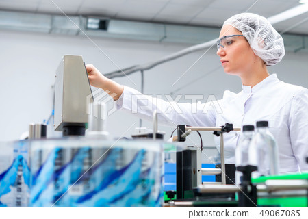 Water bottling line for processing and bottling pure spring water 49067085