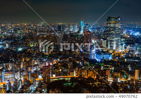 city skyline aerial night view in Tokyo, Japan city skyline aerial night view in Tokyo, Japan 49070762