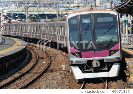 Tokyo Metro 08 series (Hanzomon Line) 49071335