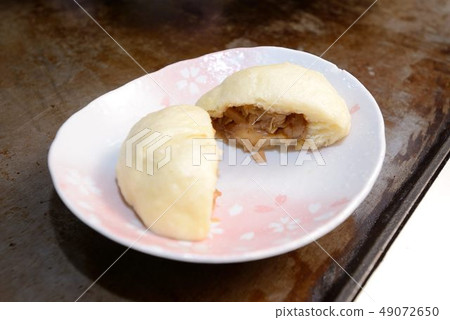 Meat Bun Meat Bun 49072650