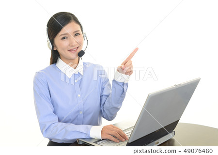 A smiling operator to instruct 49076480