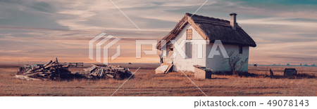 house of shepherds on the Hungarian puszta 49078143