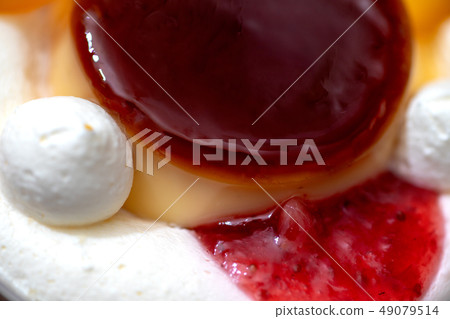 Pudding and strawberry jam Pudding and strawberry jam 49079514