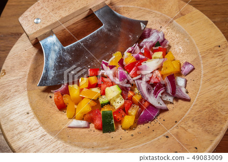 Chopped salad Salad with ULU Knife 49083009