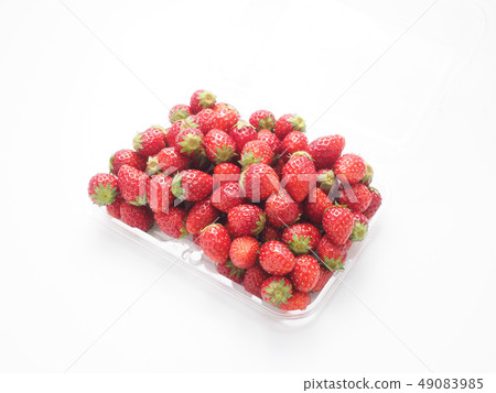 Small strawberries in a case Small strawberries in a case 49083985