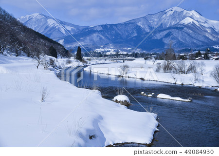 雪山和山 49084930