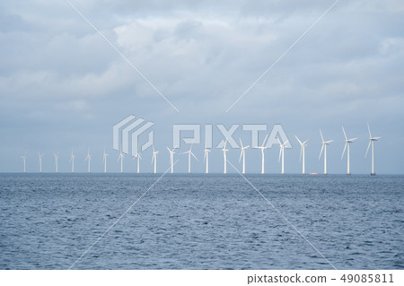 The theme is net power generation and environmental protection. A number of wind blades, wind power The theme is net power generation and environmental protection. A number of wind blades, wind power 49085811