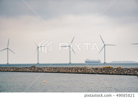 The theme is net power generation and environmental protection. A number of wind blades, wind power The theme is net power generation and environmental protection. A number of wind blades, wind power 49085821