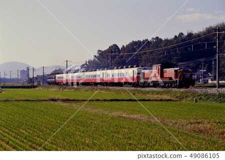 1994年DD511043度假勝地14系列，沿薩寧線行駛，強度49 49086105