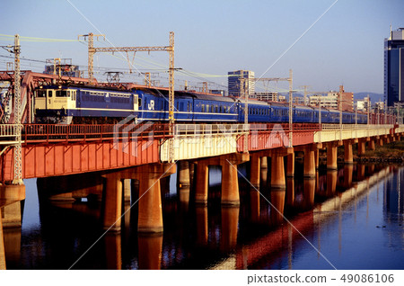 1994 EF651110 Blue Train Series 24 Galaxy running on the Tokaido Line 49086106