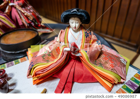 女性官員木偶玩偶桃子季節 49086987