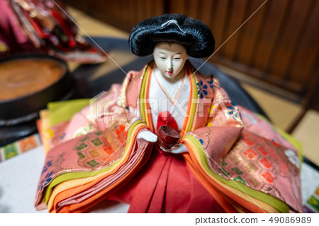 女性官員木偶玩偶桃子季節 女性官員木偶玩偶桃子季節 49086989