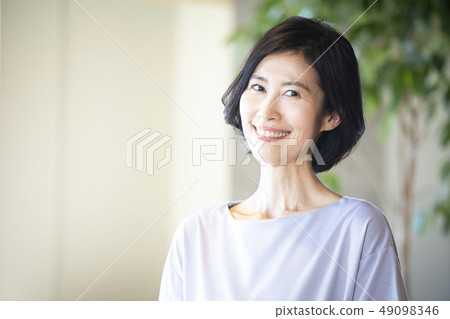 50歲的女性 49098346