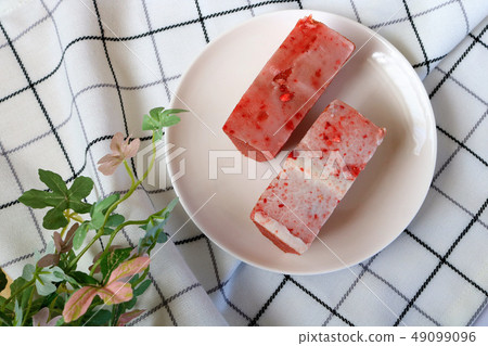 草莓烘焙食品 49099096