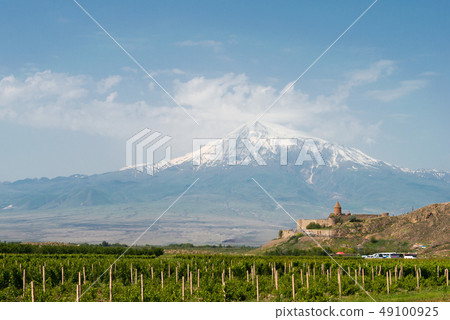 Ararat Mountain and Khor Virap Monastery (Ahrato, Armenia) 49100925