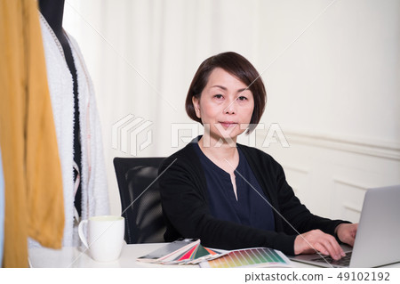 Business woman 49102192