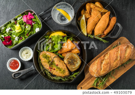 Fish and Chips Traditional British fish & Tips 49103079