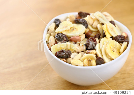 Dried fruits & nuts Dried fruits & nuts 49109234