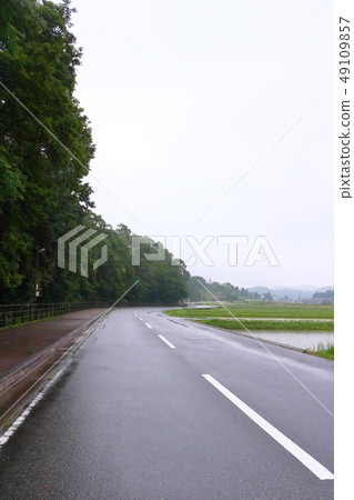 雨季,站立的村莊堆 雨季,站立的村莊堆 49109857