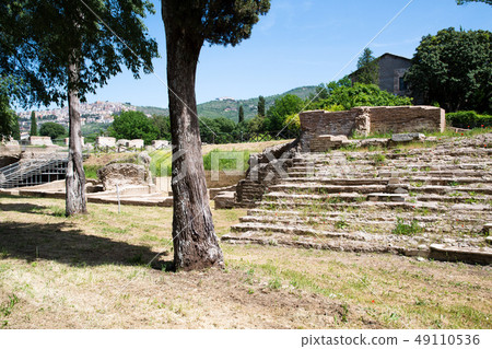 哈德良別墅（Villa Adriana）希臘劇院[Tivoli，Italy] 49110536