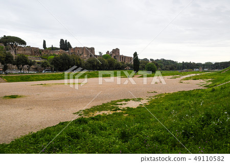 羅馬(意大利)Circo馬西莫和帕勒泰恩山古老廢墟 羅馬(意大利)Circo馬西莫和帕勒泰恩山古老廢墟 49110582