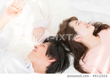 Couples and babies 49112818