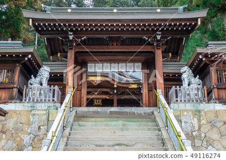 Shinmon and Oishi steps Sakurayama Hachimangu 49116274