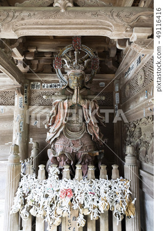 Standing statue Standing statue 49116416