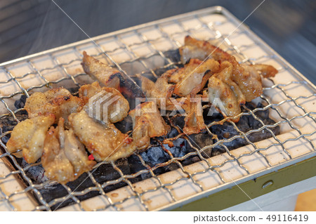 Charcoal-grilled grilled chicken _ your own (charcoal grilled, grilled grilled, seven rings, one person, drinking at home, barbecue, BBQ, charcoal, yakitori 49116419