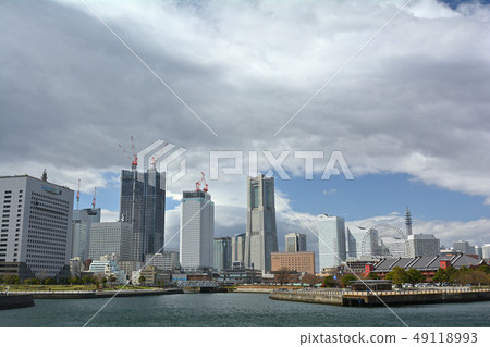 Yokohama  49118993