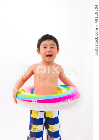 男孩浮動圈子游泳衣夏天圖像 49119504