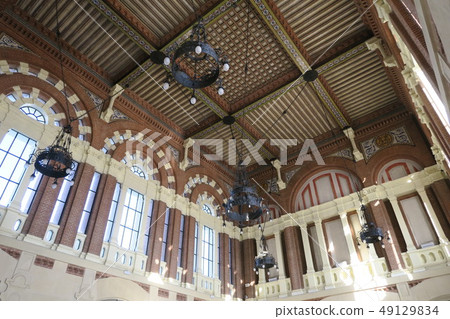 Aranjuez station like a palace 49129834