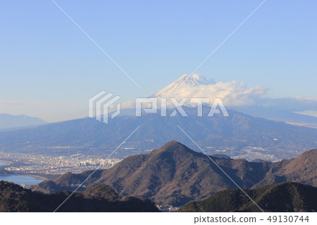 Mt. Fuji on New Year's Day seen from Izu Mt. Fuji on New Year's Day seen from Izu 49130744