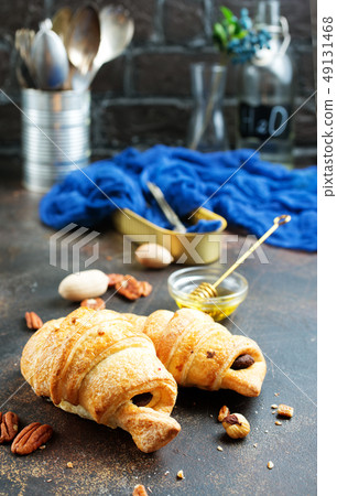 croissant croissant 49131468