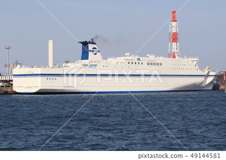 New maneuver that anchors at Nagoya Ferry wharf 49144581