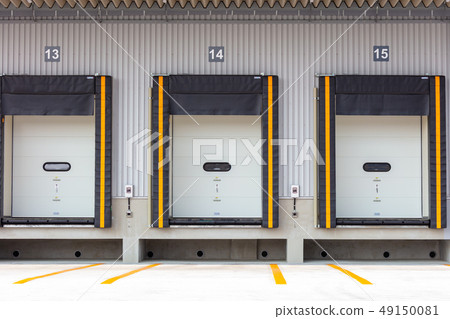 Freezer dock docker (device for closing the gap between warehouse and distribution center and truck) Freezer dock docker (device for closing the gap between warehouse and distribution center and truck) 49150081