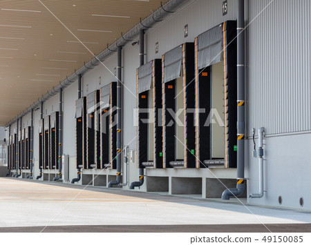 Freezer dock docker (device for closing the gap between warehouse and distribution center and truck) 49150085
