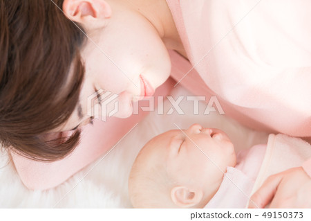 Baby and Mom 49150373
