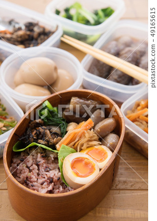 Tokina and lunch box Tokina and lunch box 49165615