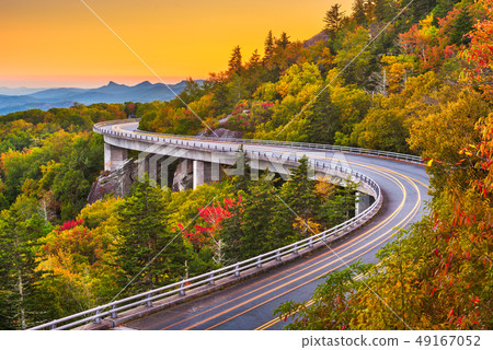 Grandfather Mountain, North Carolina, USA at Linn Grandfather Mountain, North Carolina, USA at Linn 49167052