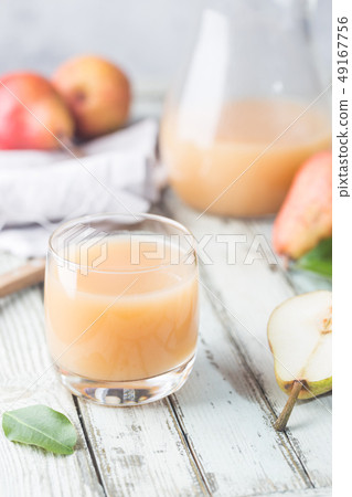 Fresh Pear Juice 49167756