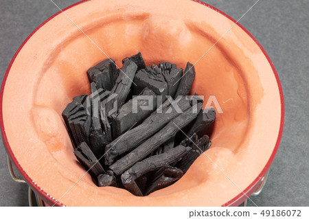 Tabletop seven rings Charcoal-grilled, barbecue, home-drinking, grilling, grilled chicken, grilled meat Tabletop seven rings Charcoal-grilled, barbecue, home-drinking, grilling, grilled chicken, grilled meat 49186072