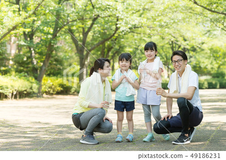 Family Jogging Outdoor Parent-child image 49186231