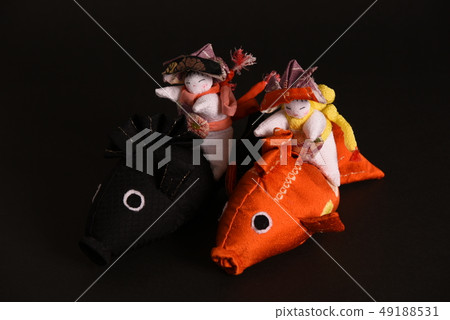 A doll of a boy who got on a boat A doll of a boy who got on a boat 49188531
