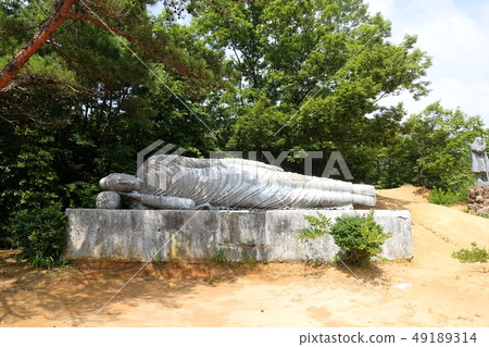 Hanibe洞的菩薩的雕象 Hanibe洞的菩薩的雕象 49189314