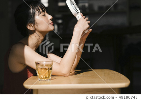 女人的生活方式夏 49190743