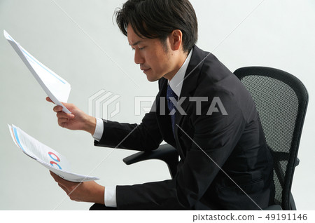 Businessman working 49191146